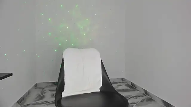 mikee_scooth's cam snapshot