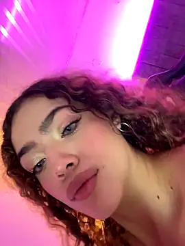 KayllaEvanss_'s cam snapshot