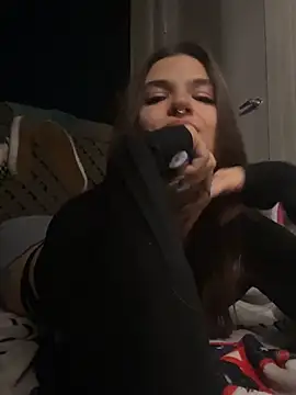 SafeinouterSpace's cam snapshot