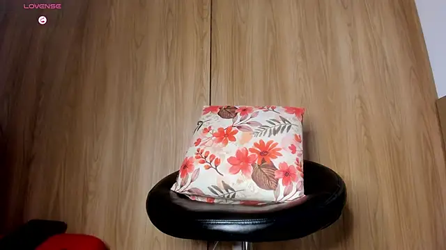 curly_sweett1 live sex cam