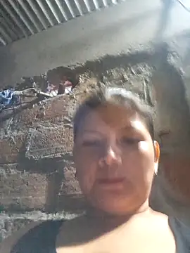 lady_and_charly's cam snapshot