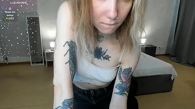 tattoo_art_baby's cam snapshot