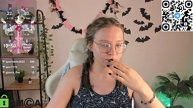 Nuura_Moore's cam snapshot