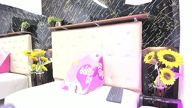 samantha_colins___'s cam snapshot