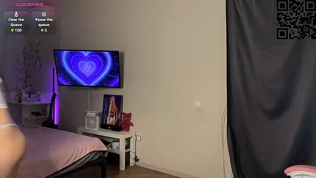 ella_simons's cam snapshot