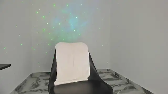 mikee_scooth's cam snapshot