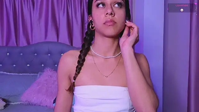 Emiily_Scott1's cam snapshot