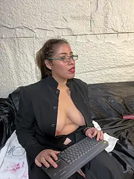 Yvonny27's cam snapshot