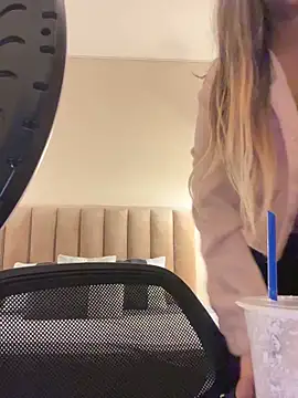 Alisha-Bond's cam snapshot