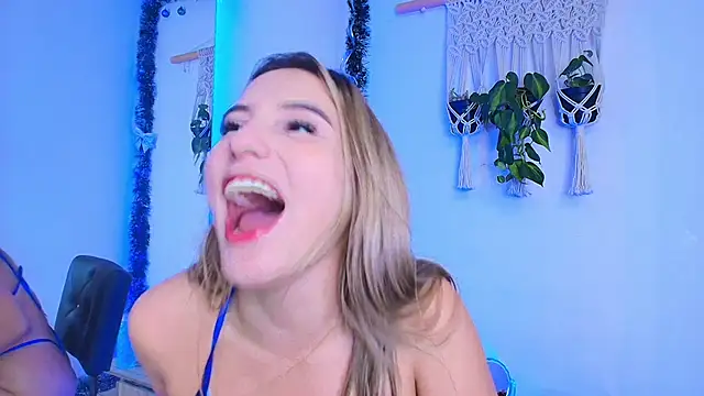 Sophie_Janner's cam snapshot