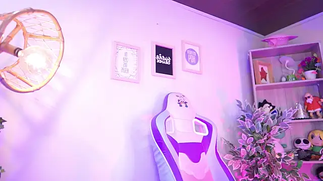 Lana_Dreams_'s cam snapshot