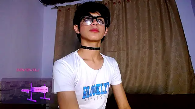 DaraKat18 live sex cam