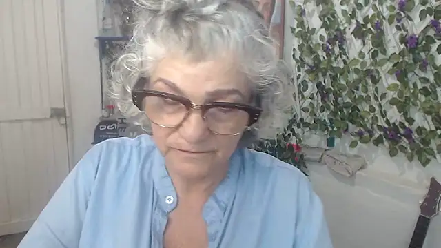 FunnyGrandma live sex cam