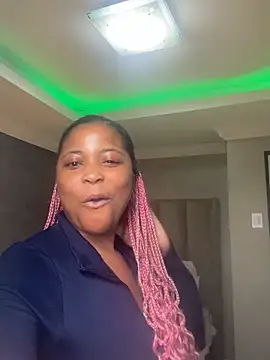 BQueen223 live sex cam