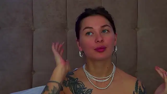 AlexandraBloom's cam snapshot