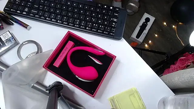 salome_drasin's cam snapshot