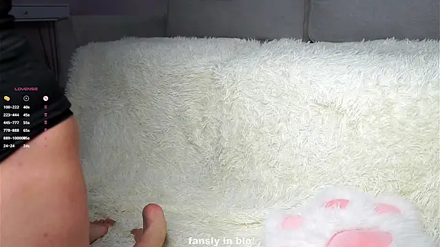 EleneButton's cam snapshot