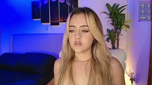 MaryMoon_'s cam snapshot