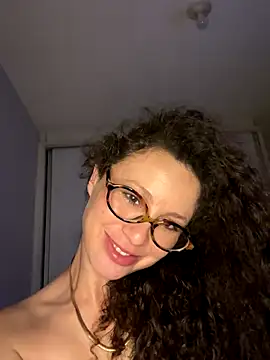 JhenneRouge live sex cam