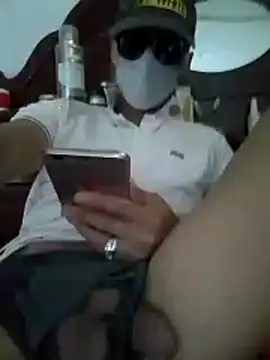 ManChillBigCockVN live sex cam