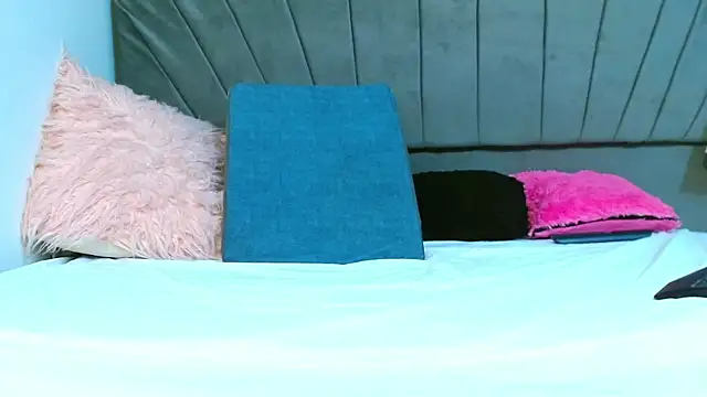 LittleSexy_Latina live sex cam