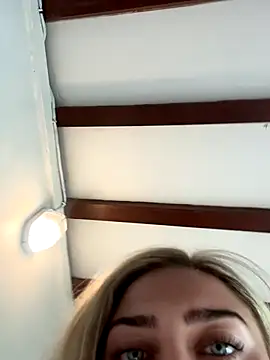 Aurii_Angel's cam snapshot