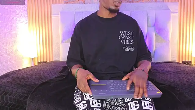 pipedark_ live sex cam