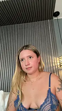 MiaPetit_'s cam snapshot