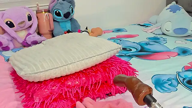 Elizabeth_18_'s cam snapshot