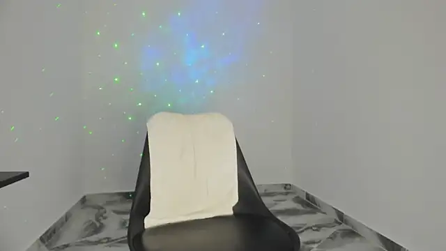 mikee_scooth's cam snapshot