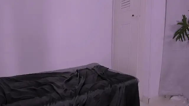 Miiafoxxx's cam snapshot