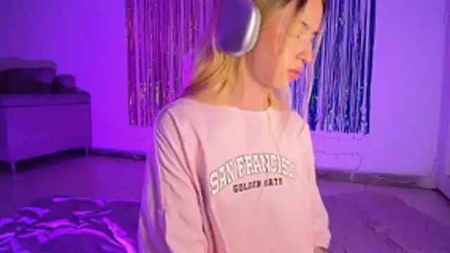 Alina_Lee_t's cam snapshot