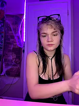 Cutiepiespanks's cam snapshot