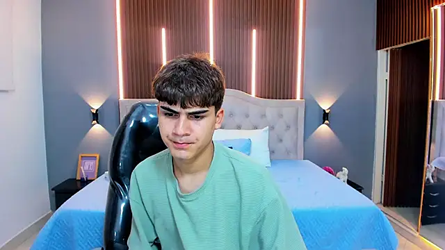 Tommy18__'s cam snapshot