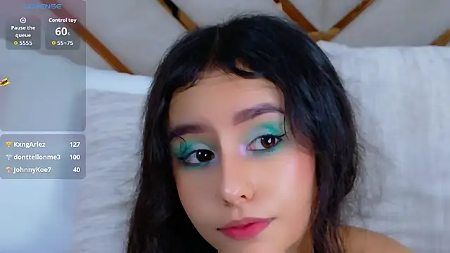 Sarah-Grace's cam snapshot