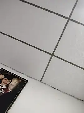 mialorents's cam snapshot