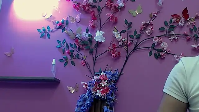 skinnybarbie022's cam snapshot