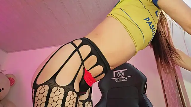 Laylafoxy_tay's cam snapshot