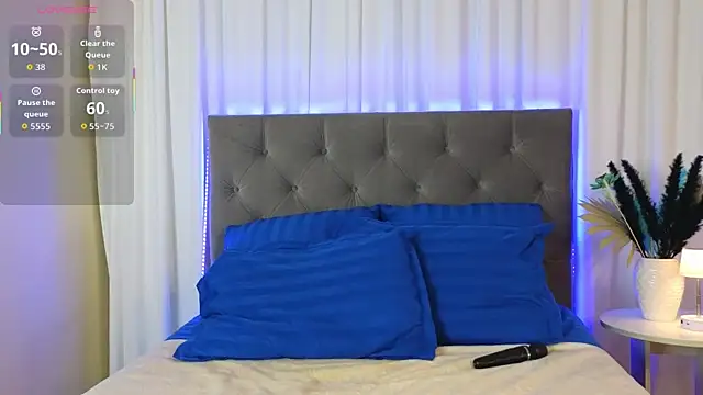 Ariana_Petite live sex cam