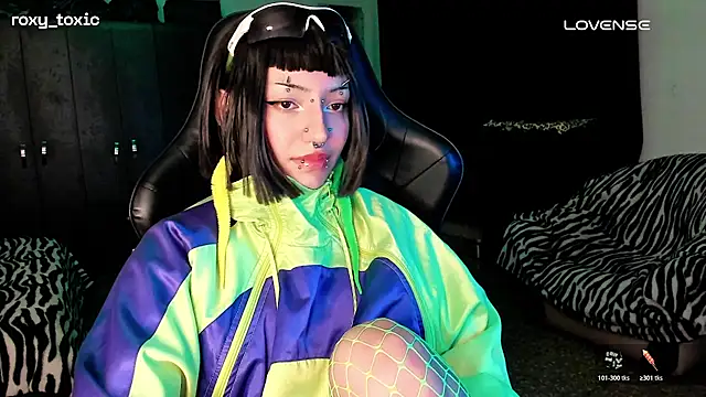 roxy_toxic's cam snapshot