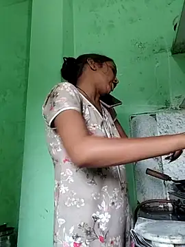 Hotty-Nidhi's cam snapshot