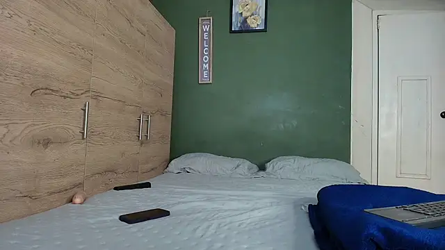 Natalie_Heather's cam snapshot