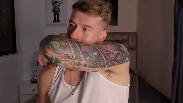 paul_rogerr's cam snapshot