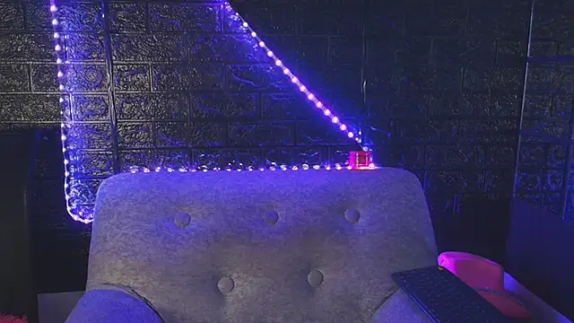 HellAndDante_'s cam snapshot