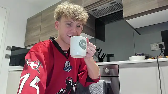 DominantAlex18's cam snapshot