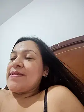 LindaSalo33's cam snapshot