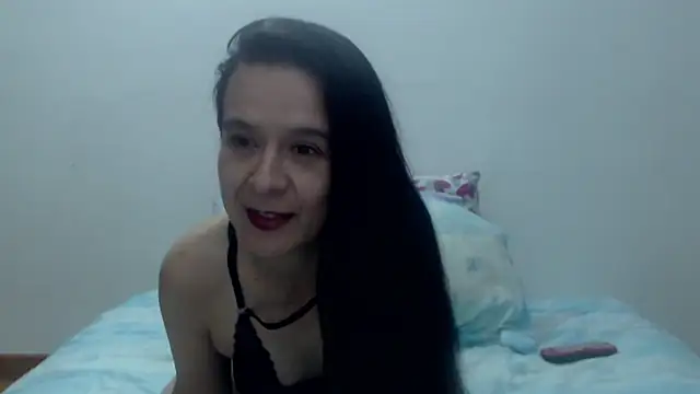 Aileendarkhot's cam snapshot