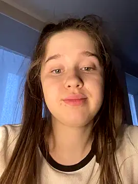 HornyGirlH live sex cam