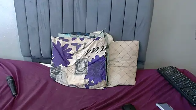 ChubbyBuddyxXx's cam snapshot