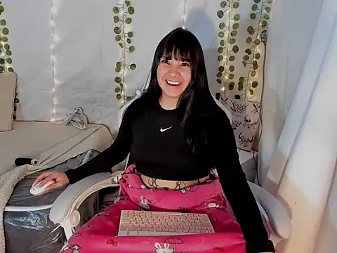 Zulema_R1's cam snapshot